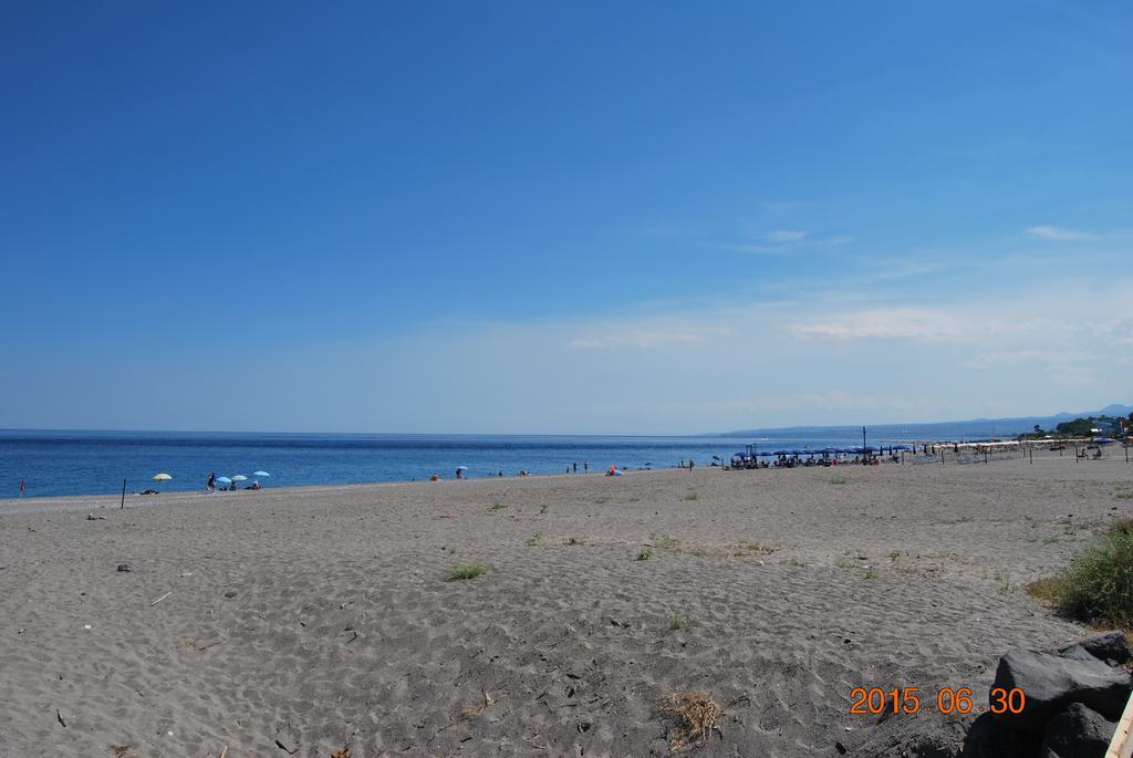 Baia Degli Dei Apartment Giardini Naxos Exterior foto