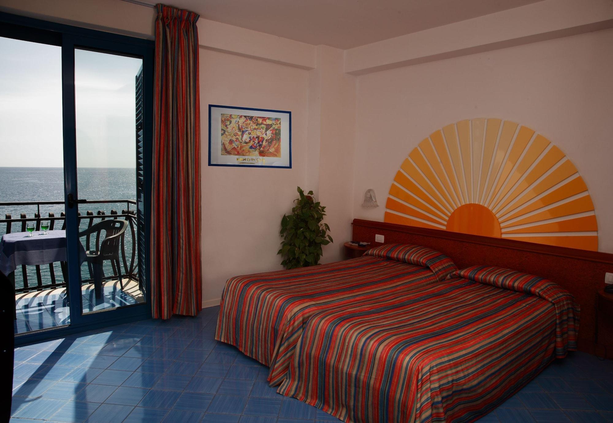 Baia Degli Dei Apartment Giardini Naxos Exterior foto