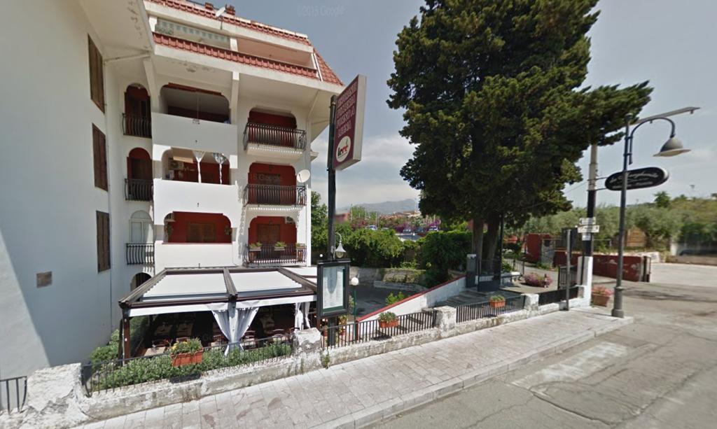 Baia Degli Dei Apartment Giardini Naxos Exterior foto